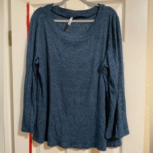 Piphany Textured Knit long sleeve Top in Blue